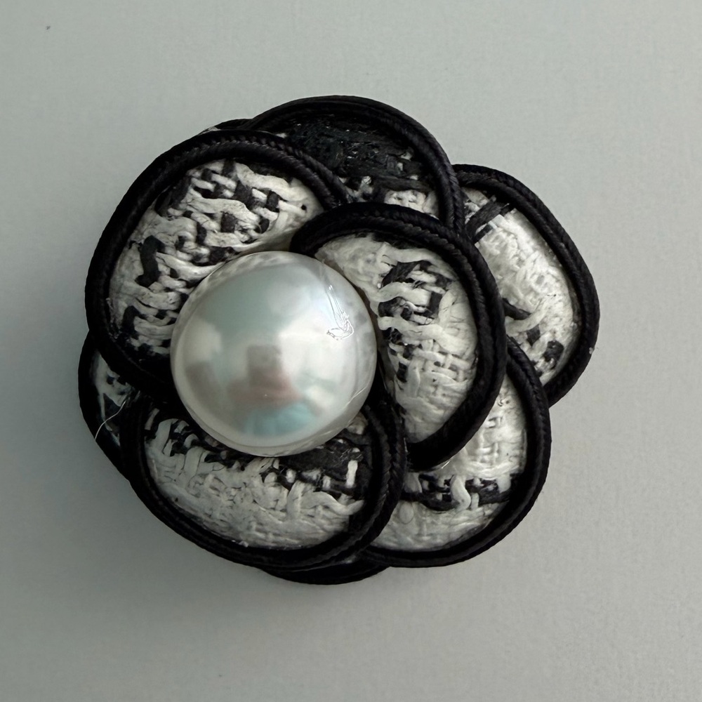 Faux Pearl Tweed Fabric Camellia Flower Brooch with Black Trim